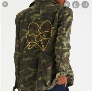 Camo nah American eagle top